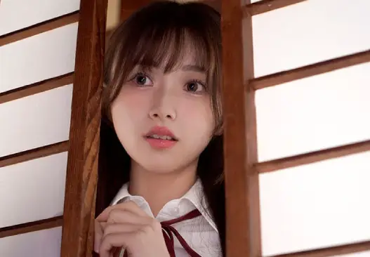 Em gái mới lớn bắt quả tang anh trai sục cặc Izumi Momoka